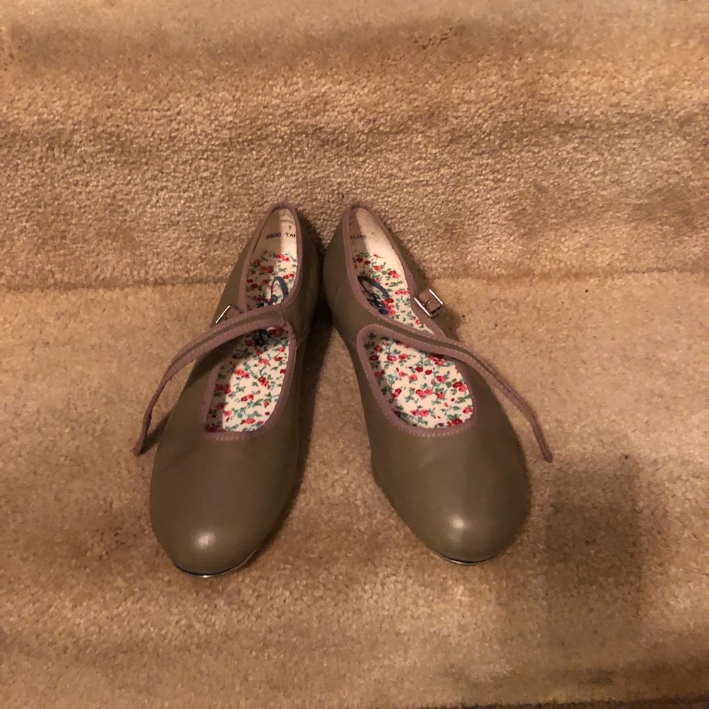 Tap shoes